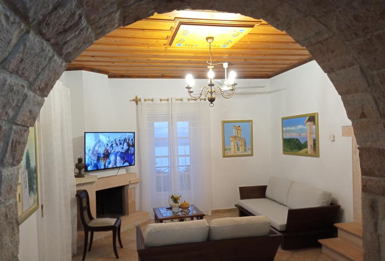 Traditional Stone Villa Olympia Viggla 外观 照片
