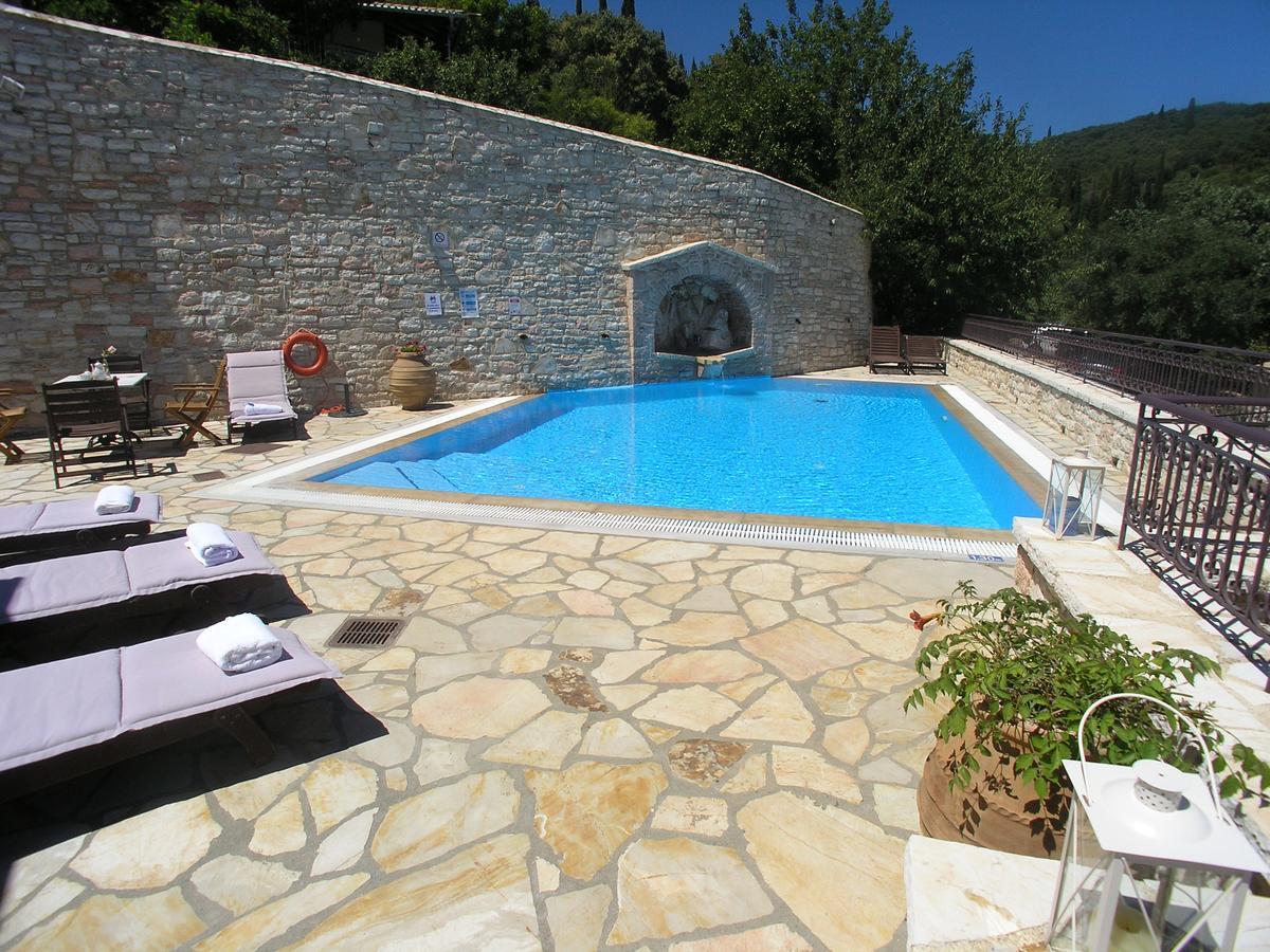 Traditional Stone Villa Olympia Viggla 外观 照片