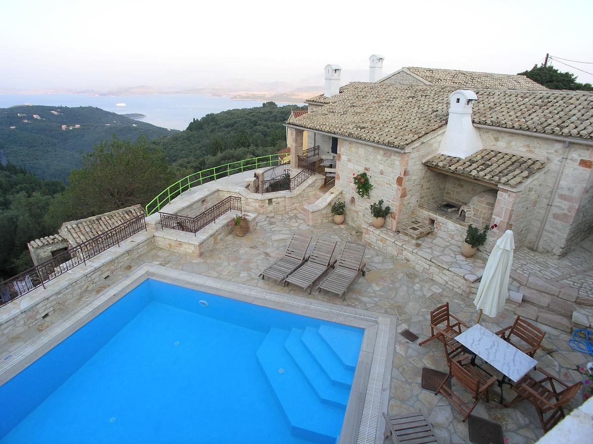 Traditional Stone Villa Olympia Viggla 外观 照片