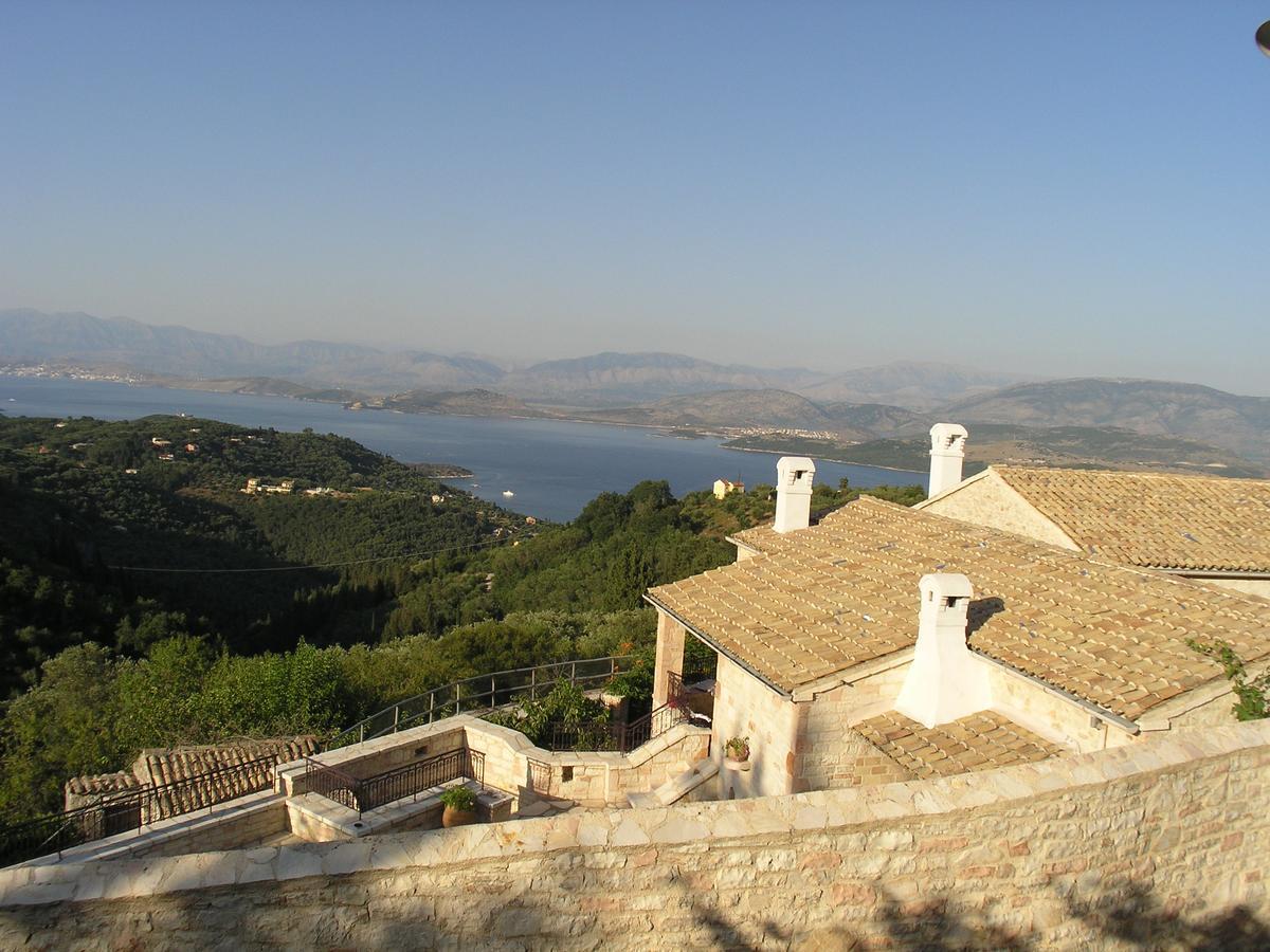 Traditional Stone Villa Olympia Viggla 外观 照片