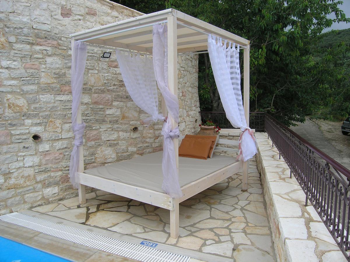 Traditional Stone Villa Olympia Viggla 外观 照片