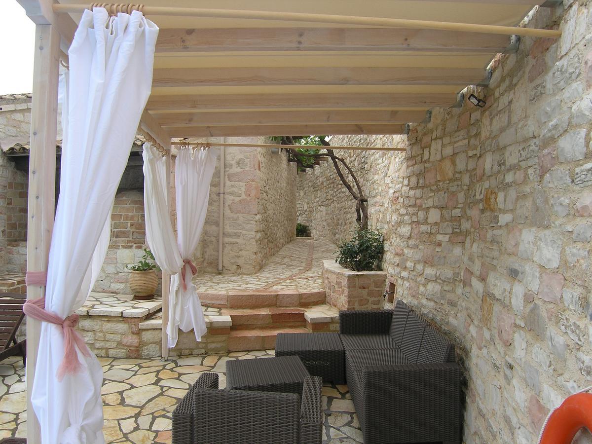 Traditional Stone Villa Olympia Viggla 外观 照片